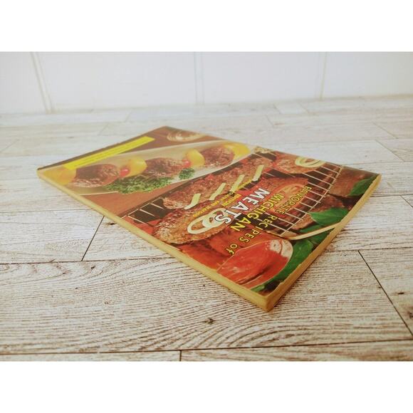 Favorite Recipes of Michigan Meats Cookbook 1965 Booklet Women's Club Vintage - Picture 11 of 11